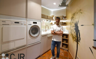 Increíble zona lavandería cashmere grande en casa cocinas cjr